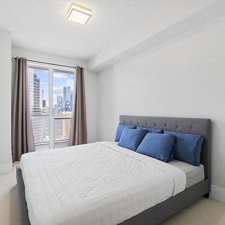 2Bedroom Cn Tower And Water Views - Free Parking - Rooftop Pool Toronto Exterior photo